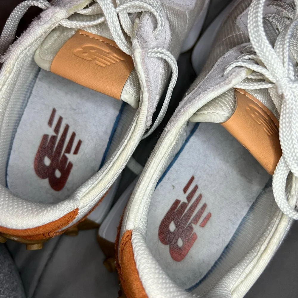 New Balance classics 327. White Cream and tan. Women’s 8. - Picture 4 of 16